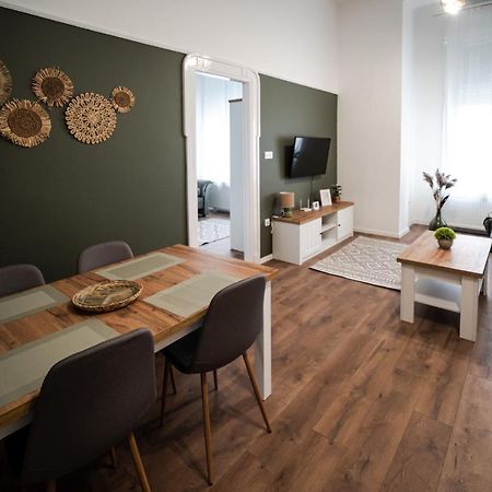 Volenter Lux Apartment Uno Baja Eksteriør billede