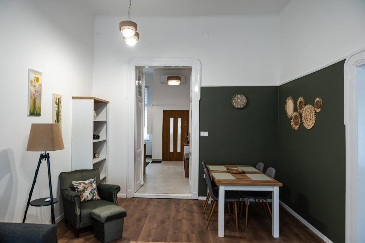 Volenter Lux Apartment Uno Baja Eksteriør billede