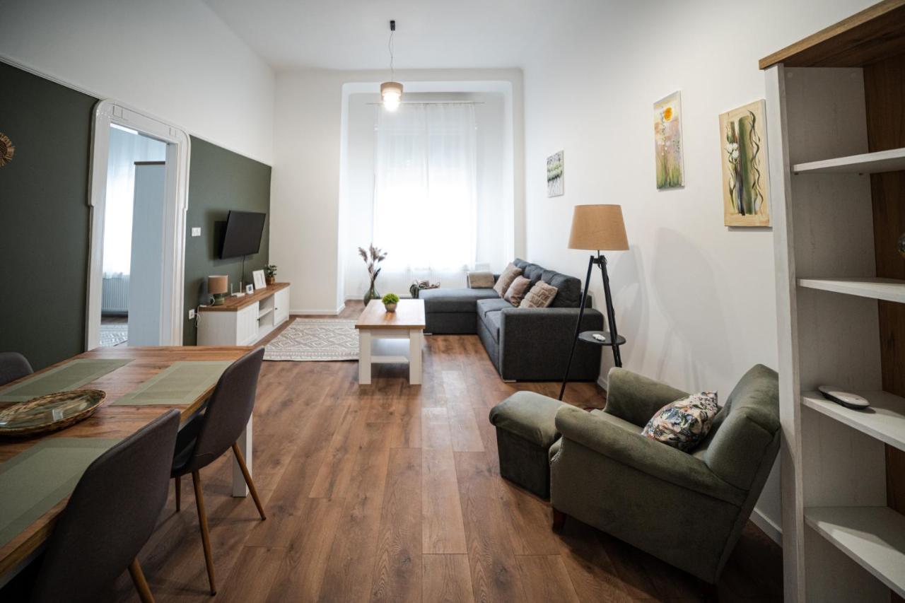 Volenter Lux Apartment Uno Baja Eksteriør billede