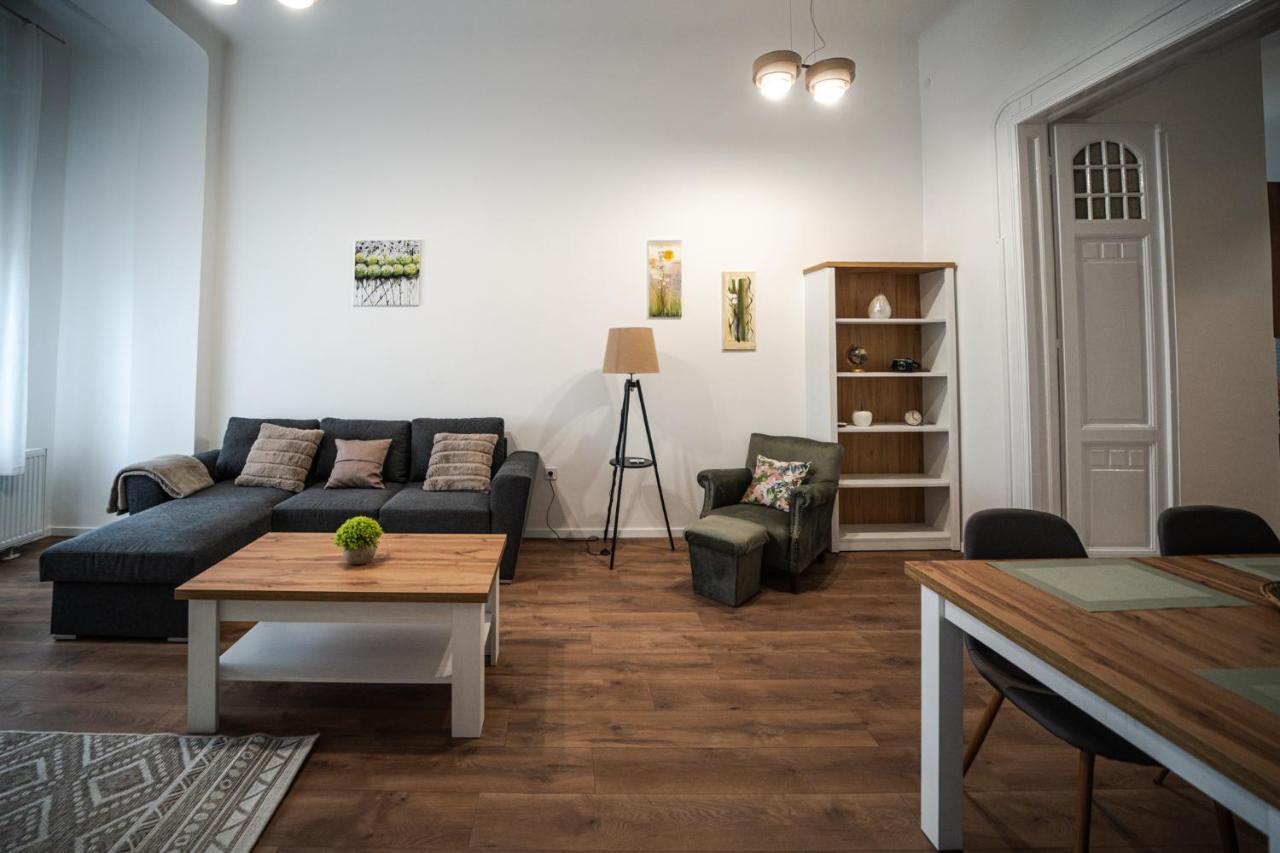 Volenter Lux Apartment Uno Baja Eksteriør billede