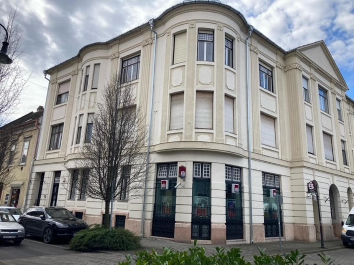 Volenter Lux Apartment Uno Baja Eksteriør billede
